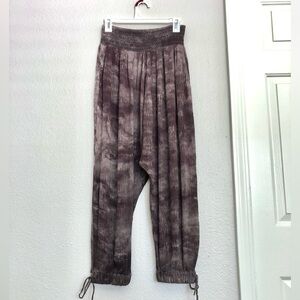 NWOT Sew In Love Ribbed Knit Jogger pants in Brown and Cream